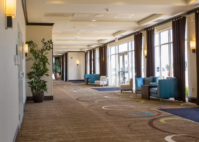 & Airport By Ihg Отель 3*