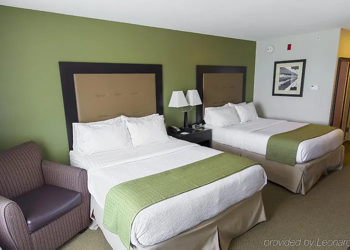 & Airport By Ihg Отель 3*